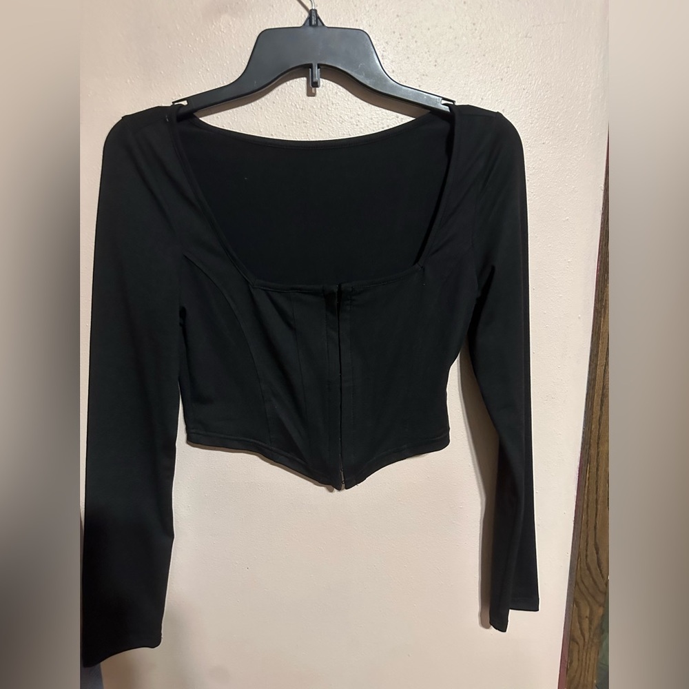 Black long sleeved size m y2k vibes